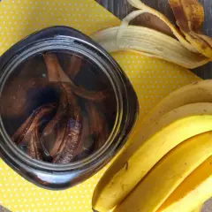 Nawóz ze skórek banana: Prosty przepis krok po kroku - Ekologiczny!