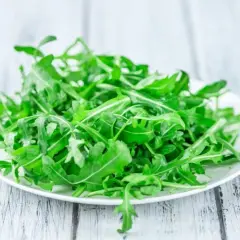 Uprawa rukoli: Poradnik krok po kroku do świeżych zbiorów